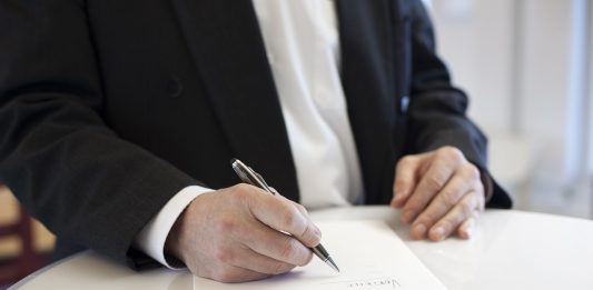 Jak napisać upoważnienie? Co powinno zawierać?