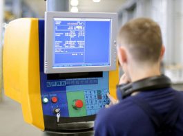 Czy warto zainwestować w CNC? Poznaj maszyny CNC