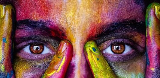 Jak zachowuje się osoba niestabilna emocjonalnie?