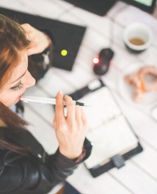 Jak rozpocząć pracę w mediach?