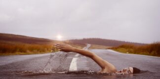 Jak się nazywa człowiek zbyt pewny siebie? Jak się nazywa człowiek zbyt pewny siebie?