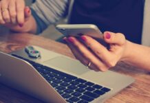 Po czym poznać że ktoś jest inteligentny? Po czym poznać że ktoś jest inteligentny?