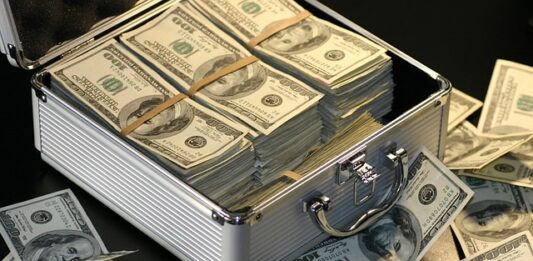 Ile zarabia doktor chemii?